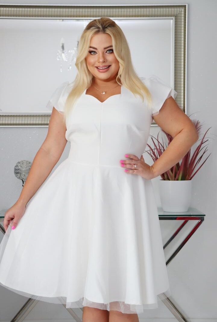 Sukienka Beti rozkloszowana z tiulowym dołem biała