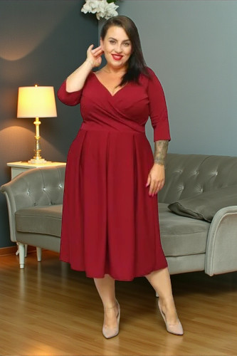 Sukienka Fernanda rozkloszowana z kontrafałdami i kopertowym dekoltem bordo gładka