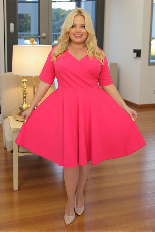 Sukienka Catalena rozkloszowana z kopertowym dekoltem amarant gładka