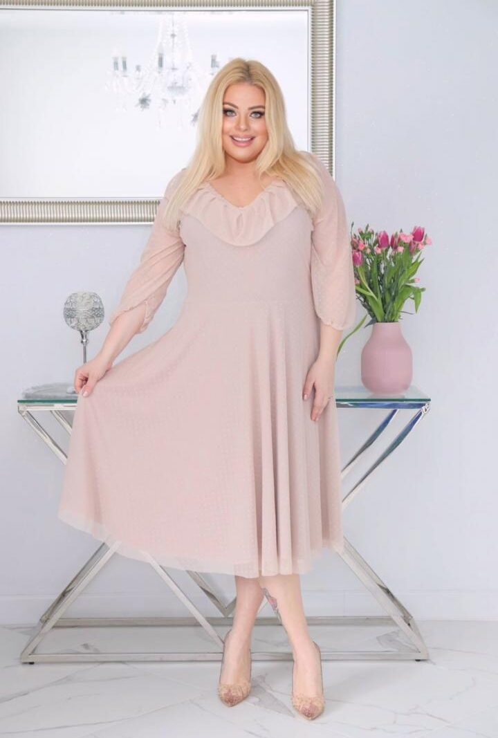 Sukienka Fabiola lekka zwiewna rozkloszowana tiulowa w groszki nude