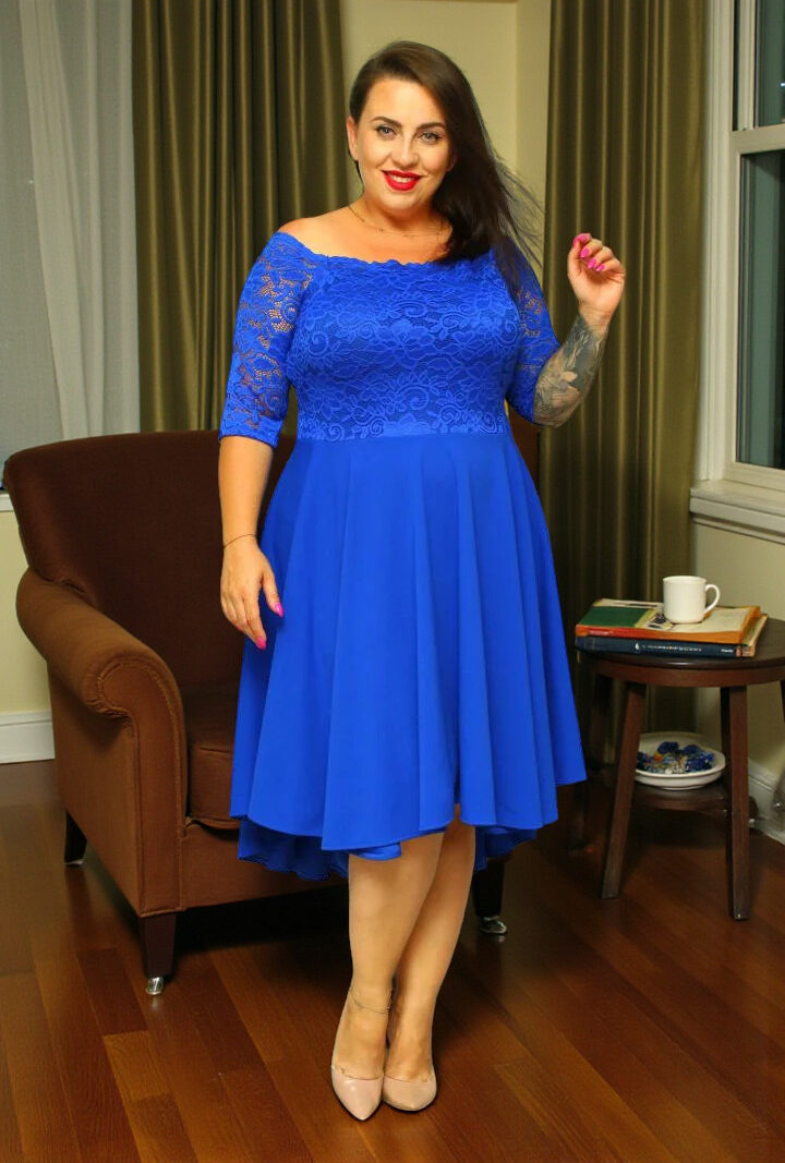 Sukienka Carmen rozkloszowana koronkowa chabrowa gładka