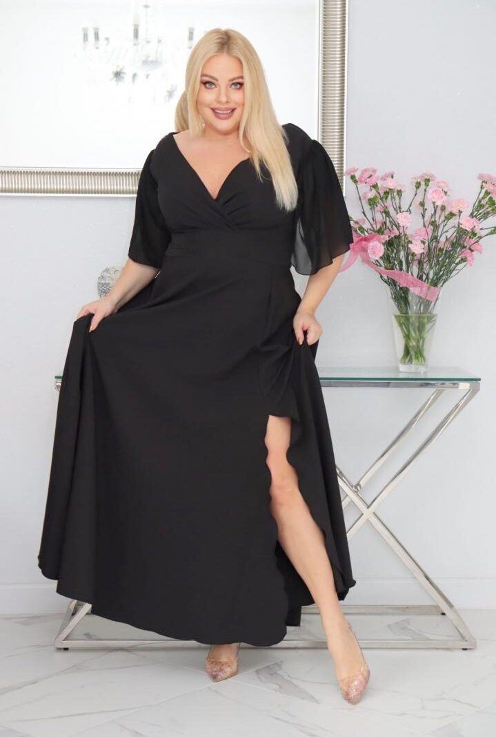 Malwa – odkryj sukienkę z lekkością szyfonowych rękawów. CZARNA