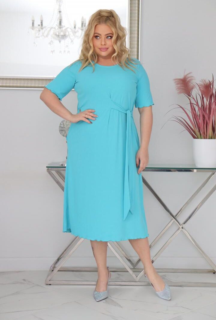 Sukienka Natasza rozkloszowana midi dzianina wiązana w pasie jasnoniebieska