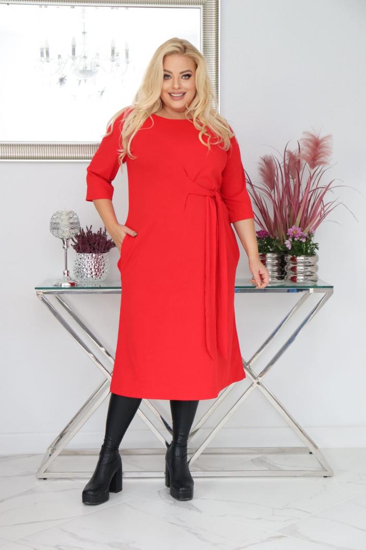 Sukienka Natasza rozkloszowana midi dzianina wiązana w pasie czerwona - obrazek 4