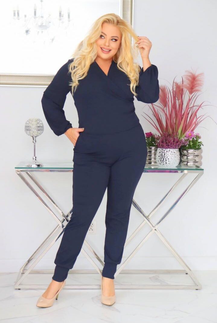 Kombinezon Felicja kopertowy dekolt elastyczna dzianina granatowy