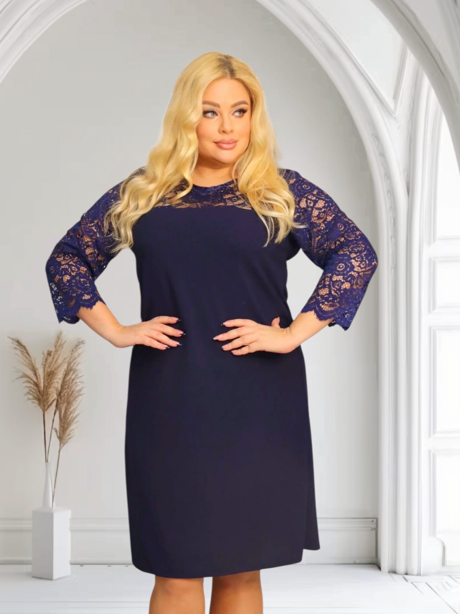 Sukienka Harper trapezowa koronka granatowa - obrazek 3