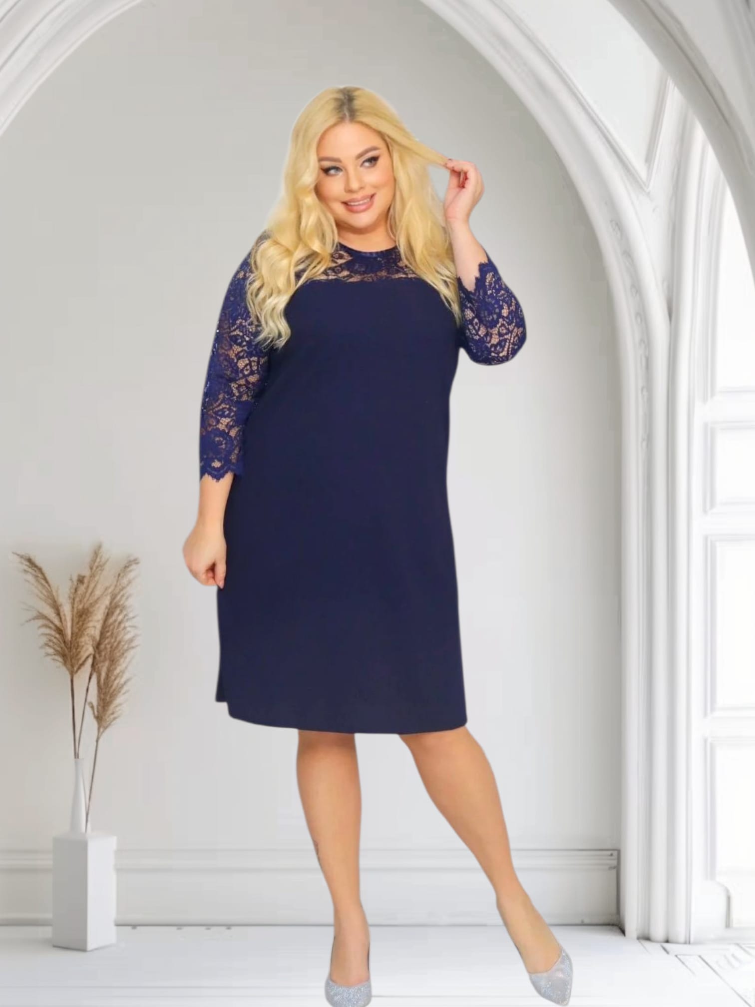 Sukienka Harper trapezowa koronka granatowa - obrazek 5
