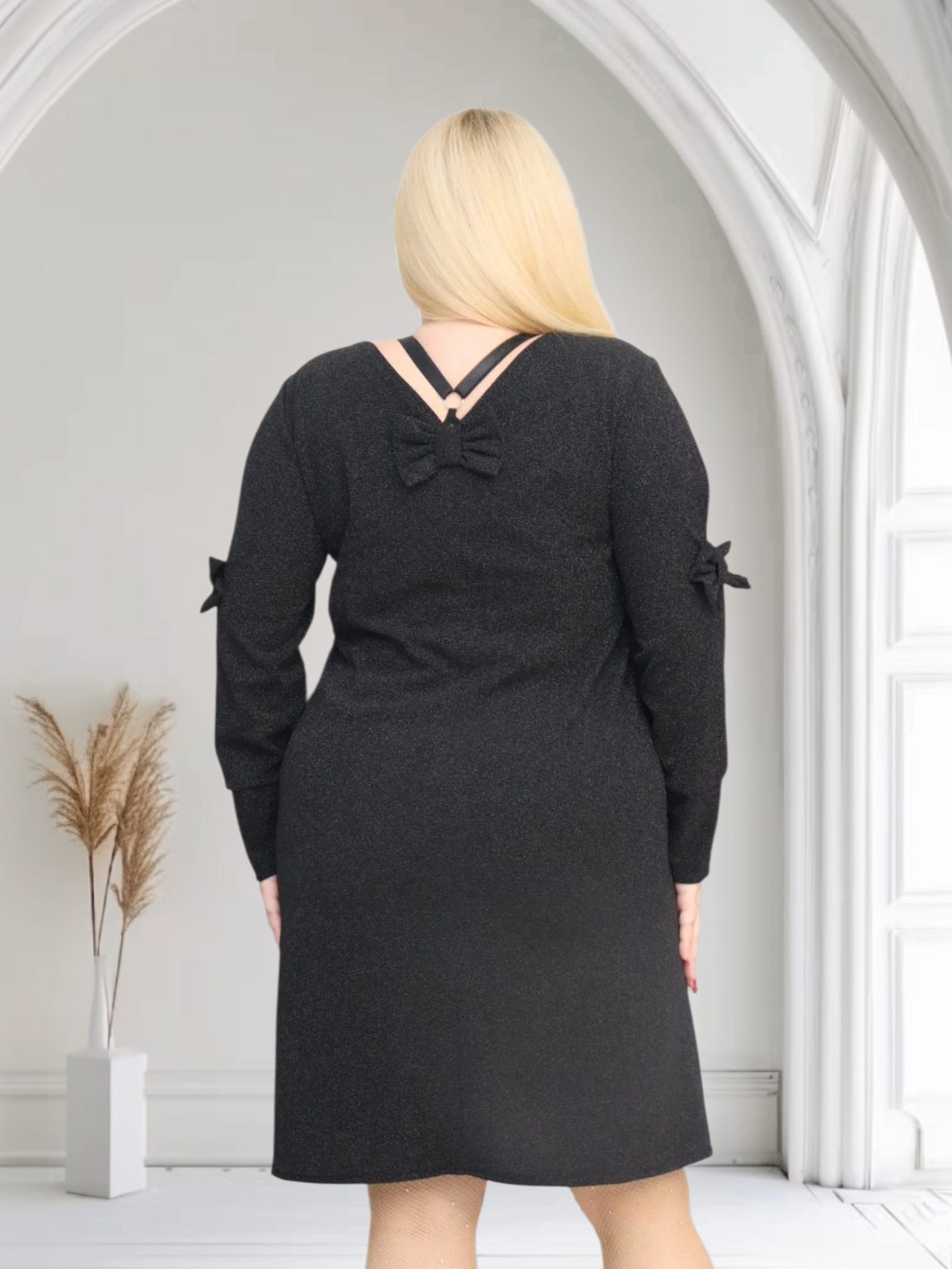 Sukienka Anja trapezowa rozcięte rękawy z kokardkami brilliance czarna - obrazek 4