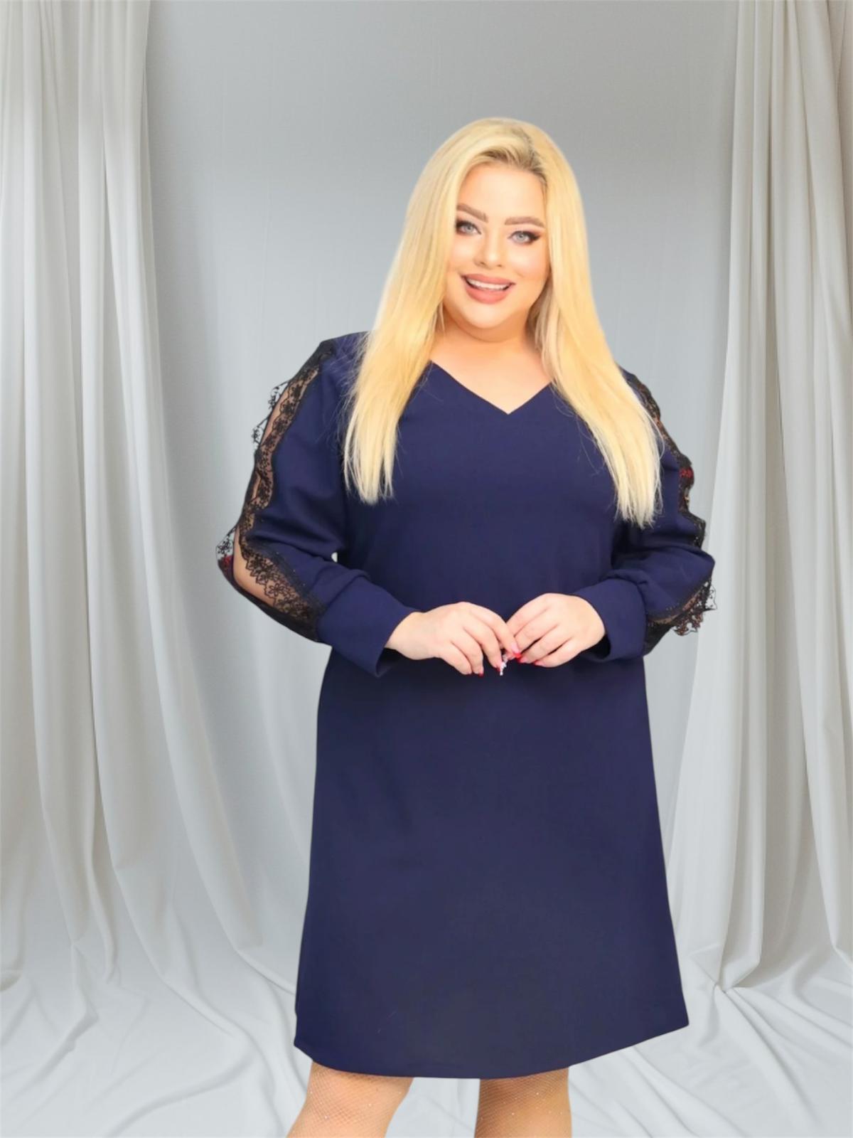 Sukienka Otavia trapezowa rozcięte rękawy koronka granatowa - obrazek 3