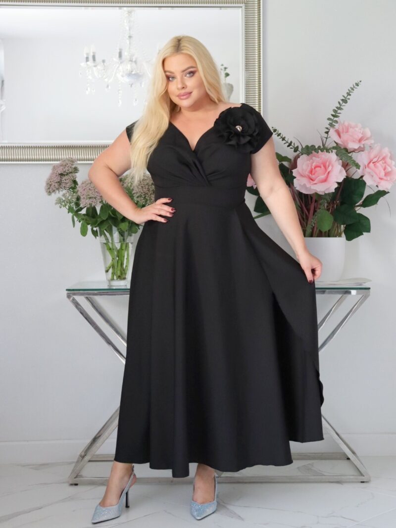 Olśniewająca sukienka Piwonia z wyjątkowym ręcznie szytym kwiatem i cyrkoniową ozdobą! Poczuj się wyjątkowo! Zobacz film jak się układa! CZARNA