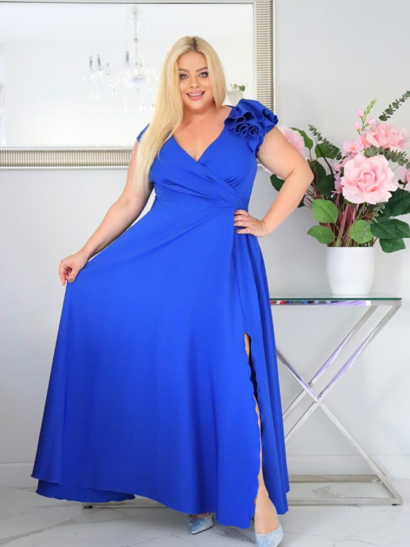 Olśniewająca sukienka "Orchidea" z kwiecistą falbaną i rozkloszowanym dołem gwarantuje spektakularny "efekt glamour"! CHABROWA