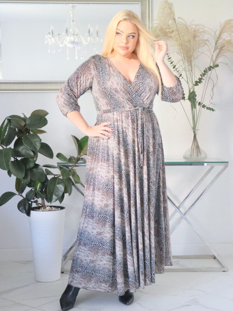 Drapieżna sukienka maxi panterka z kryształkami  komfortowa dzianina, kopertowy dekolt. P002.