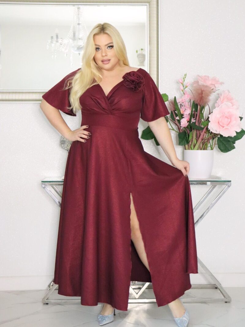 Masz już sukienkę na specjalną okazję? Zobacz model "Asteria" i przestań szukać a zacznij olśniewać! BORDOWA SHINE!