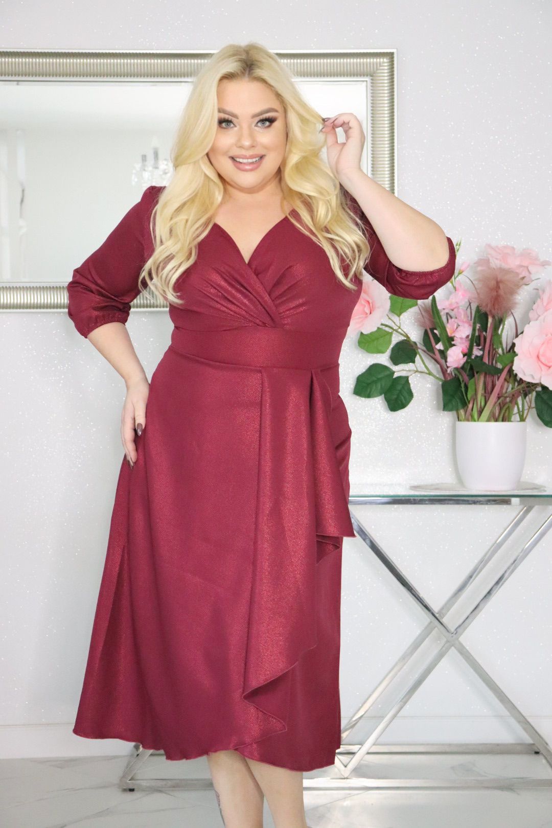 Elegancka sukienka koktajlowa MARTINA – fason kopertowy, lekki połysk! BORDOWA! - obrazek 4