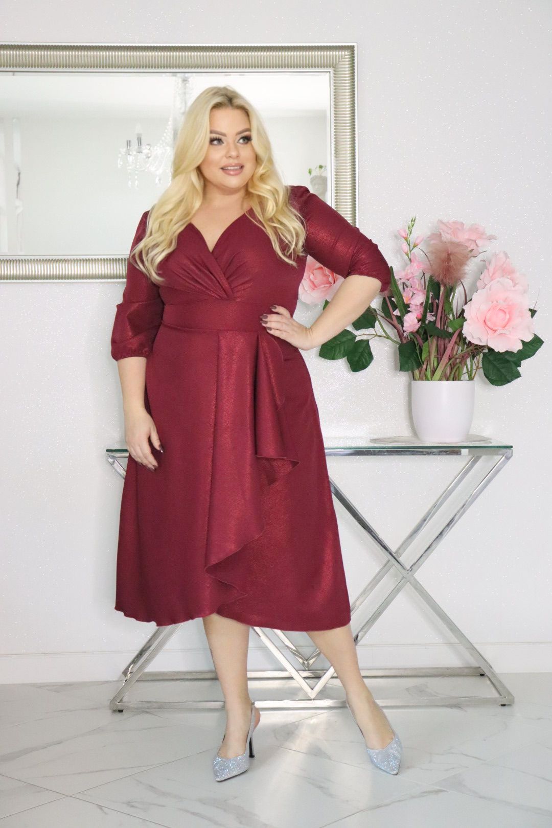 Elegancka sukienka koktajlowa MARTINA – fason kopertowy, lekki połysk! BORDOWA! - obrazek 5