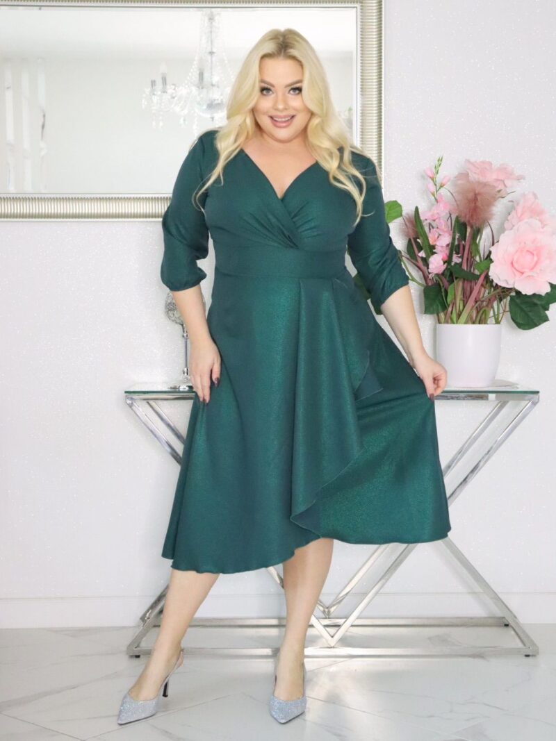 Elegancka sukienka koktajlowa MARTINA – fason kopertowy, lekki połysk! SZMARAGDOWA ZIELEŃ!